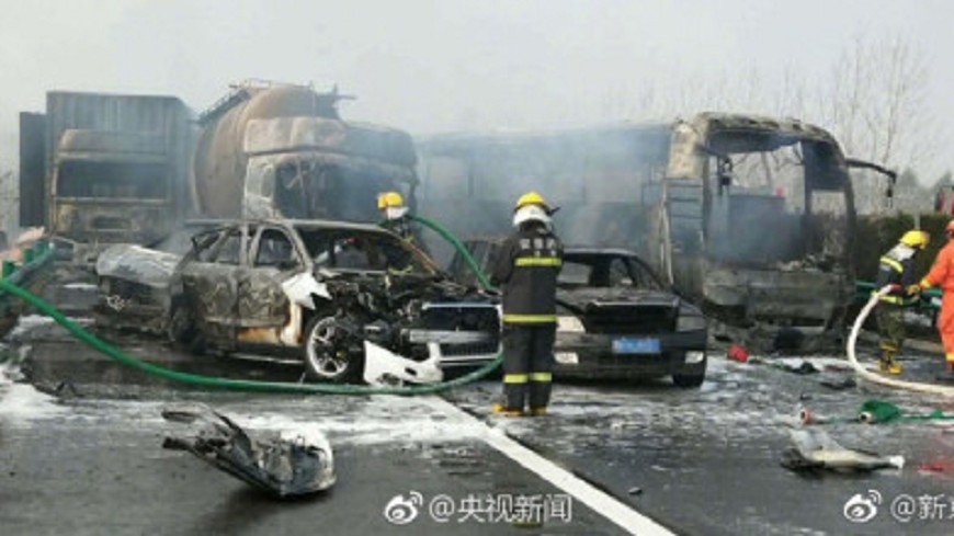  安徽高速30多車追撞　釀18死慘劇