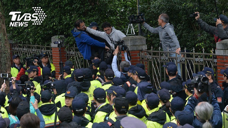 勞團反對勞基法修法 少數成員翻進立院