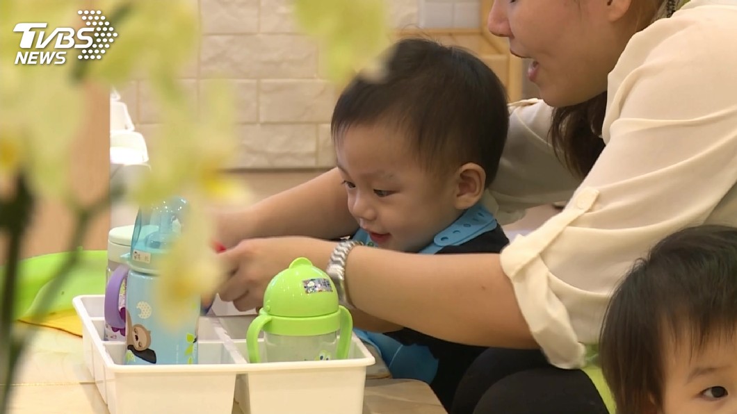 5歲幼兒免學費 宣導摺頁一手掌握補助資訊
