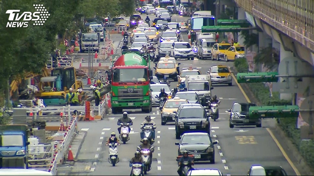 企業藉買舊車抵換固定污染源排放 立院二讀
