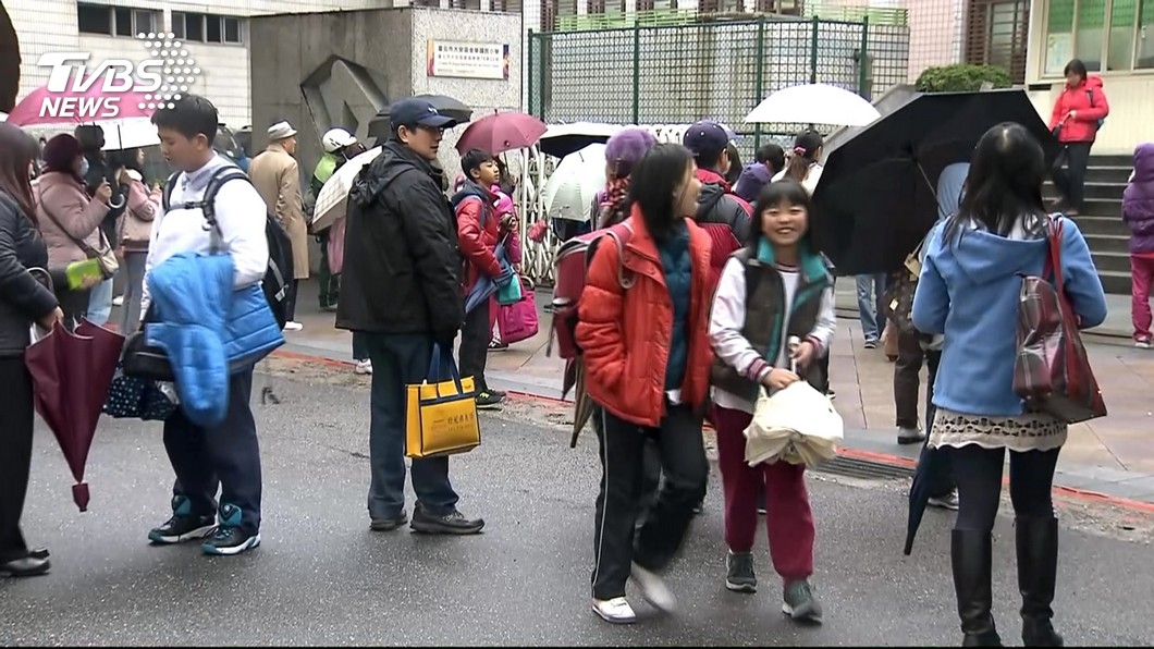 此圖為示意圖,照片非事發的學校及人物。圖/TVBS