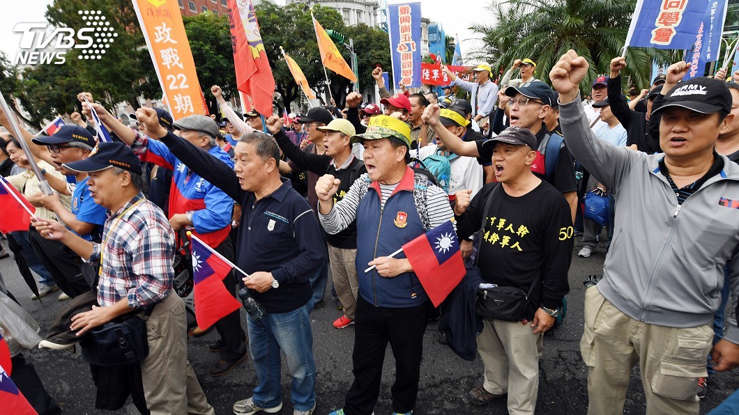 副總統邀綠委談軍人年改　傾向採55%加2方案