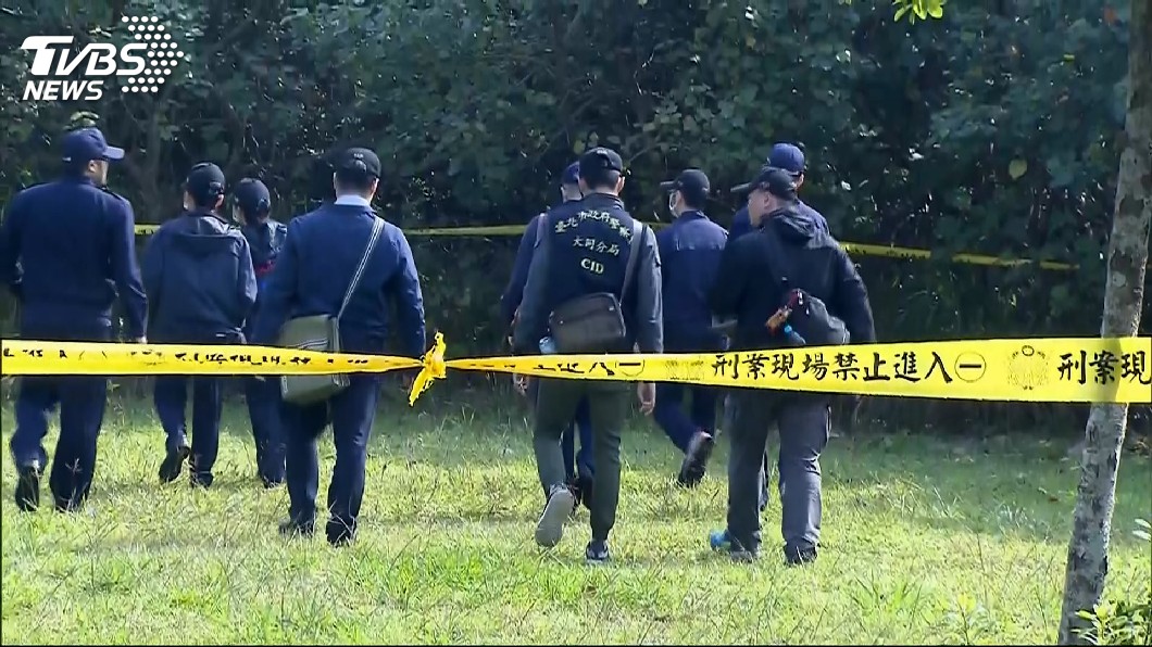 台灣警方13日在捷運竹圍站外草地找到潘女遺體。