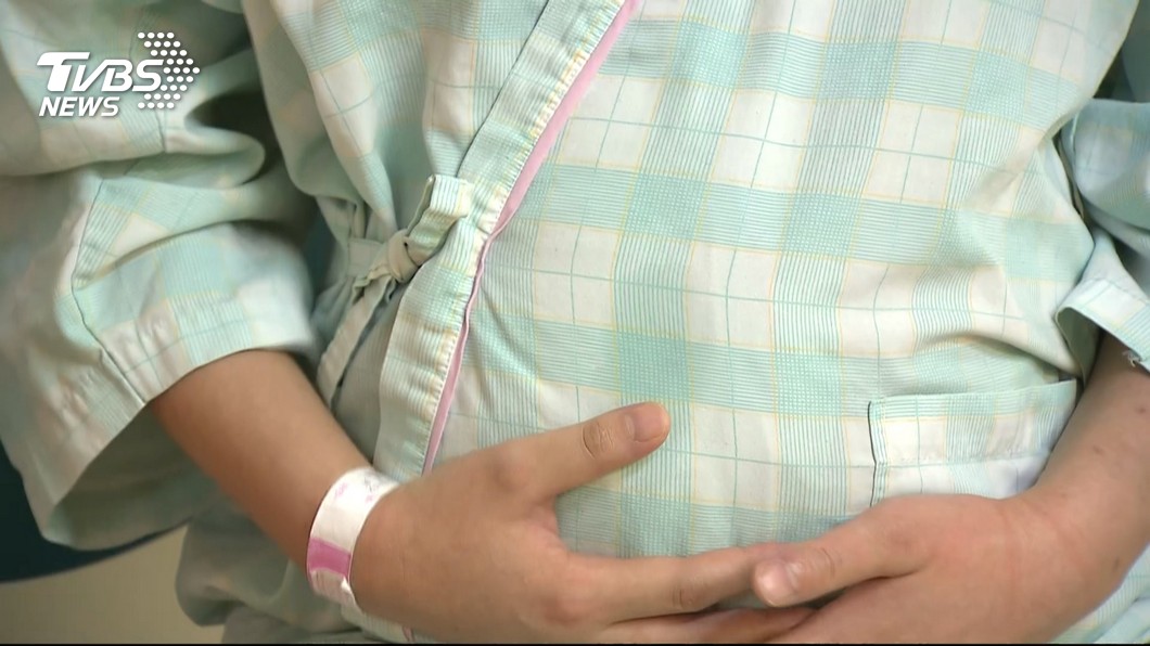 蘇格蘭一名女子以為自己已經懷胎3個月，產檢後才發現肚裡沒胎兒，原來是一顆會危及性命的腫瘤。示意圖／TVBS資料畫面