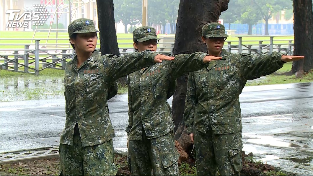 快訊/募兵苦情擺攤、輕挑嘟嘴 國防部下禁令