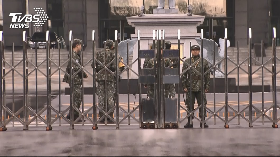 政院通過軍人年改草案　樓地板3萬8990元