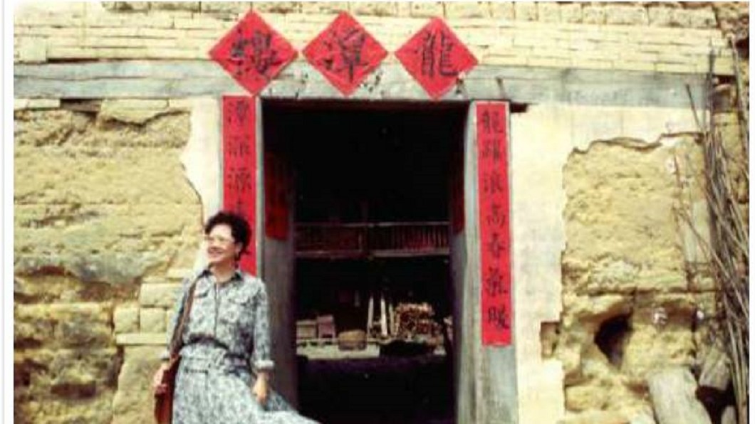 林明正PO出呂秀蓮早期赴福建祭祖的照片。圖/翻攝自 臉書 林明正