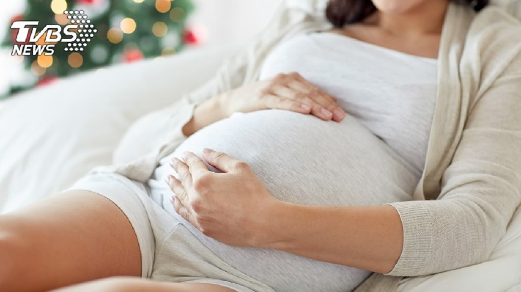 女員工到職才說懷胎3月　老闆哭問：該留下她嗎？