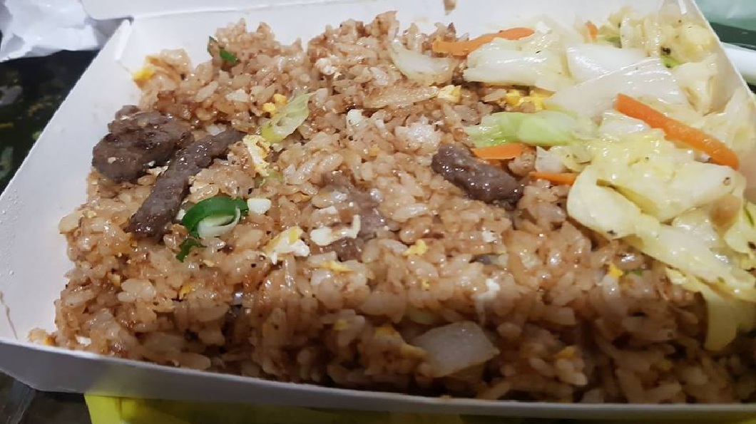 網友還分享當時自己買了一個炒飯。(圖/翻攝自爆廢公社公開版)