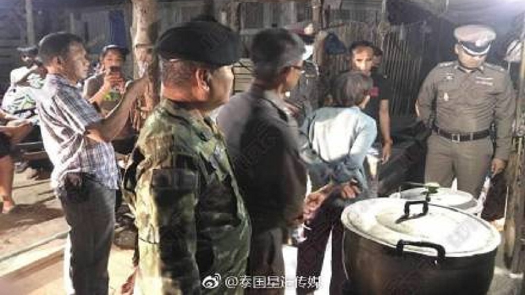 警方接獲報案後,將這名婦人帶回警局偵訊並移送法辦。(圖/翻攝自泰國星暹傳媒微博)