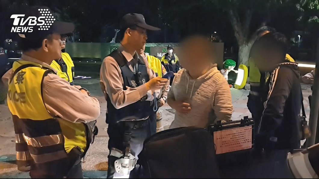 綠燈不走警勸阻 反被酒男巴頭辱罵「不知我是誰嗎」