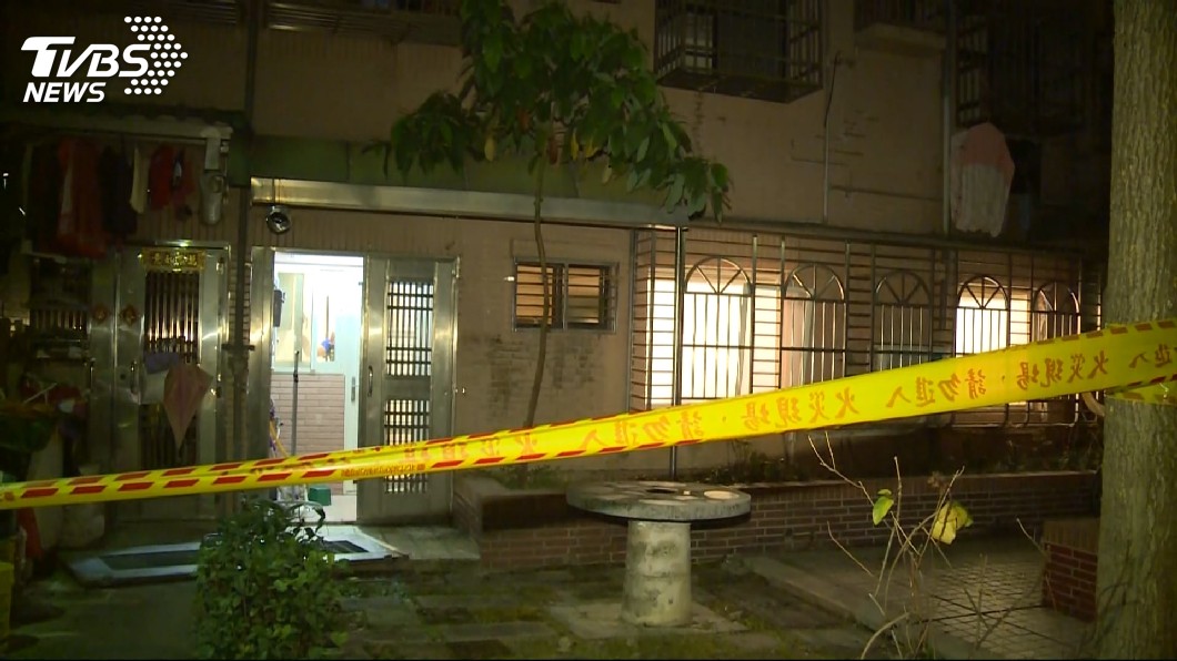 案發當時,警消緊急疏散所有住戶。(圖/TVBS)