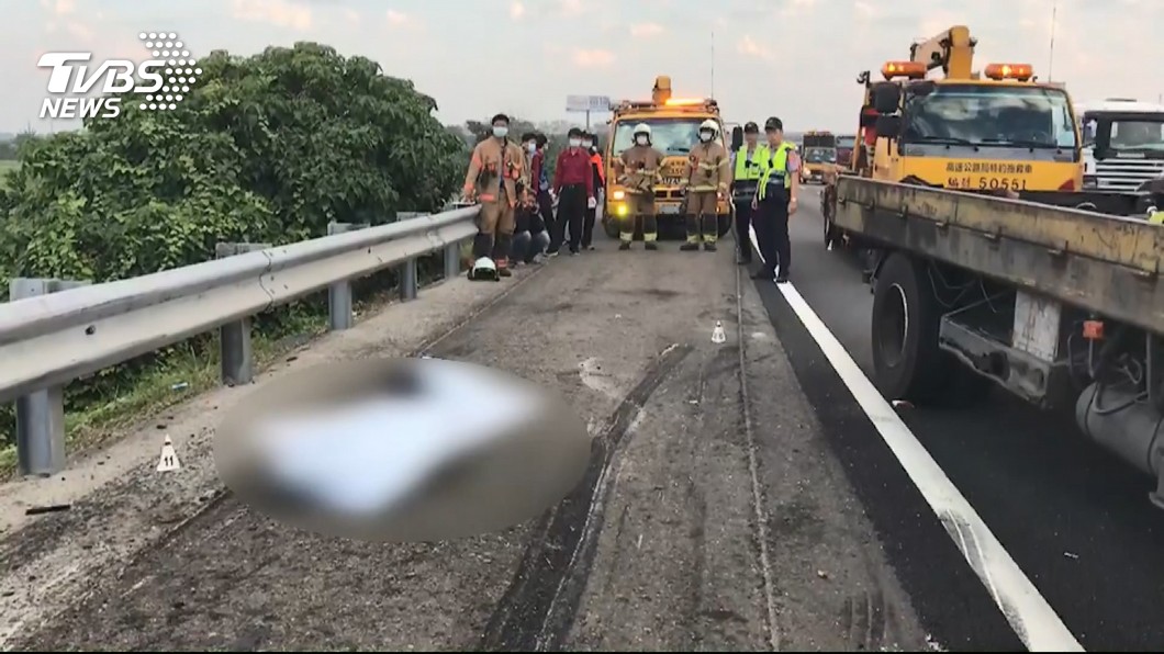 運將開「回頭車」疲勞打瞌睡 偏移撞死2警1駕駛