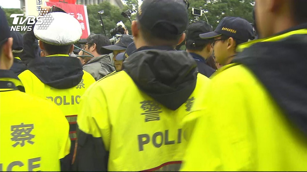 年功俸最高俸額調高 葉俊榮:嘉惠基層員警