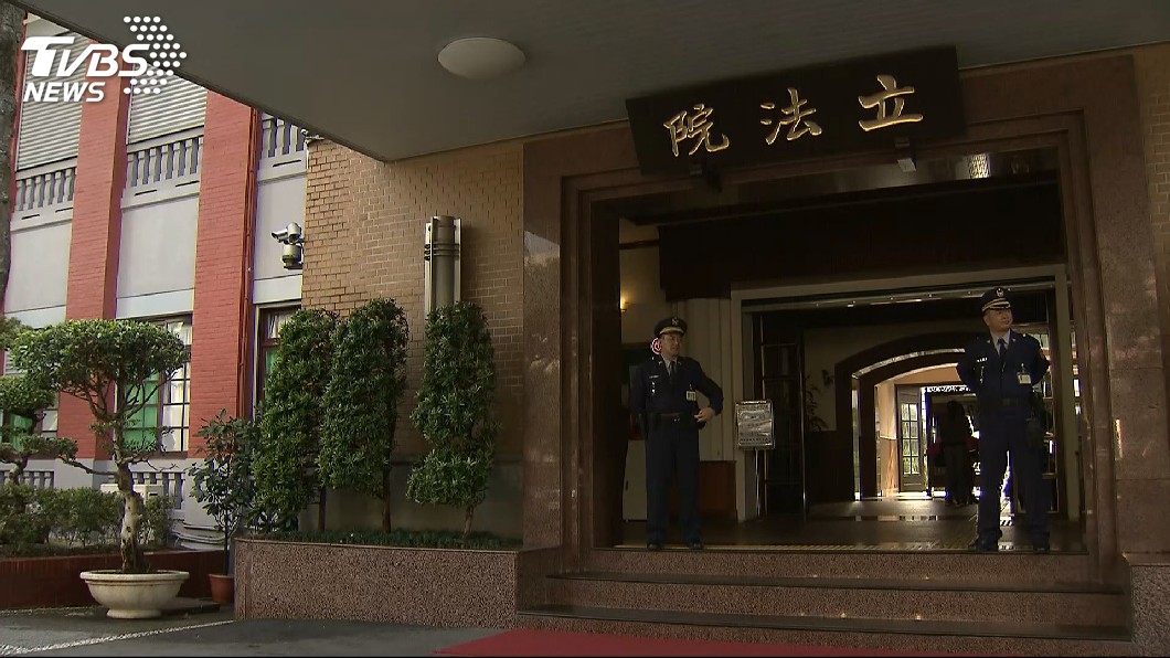 傳藍杯葛虛驚一場 立院軍改詢答會議中