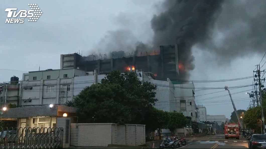 敬鵬5勇消命喪火窟 消防員曝:入火場瞬間成「半盲人」