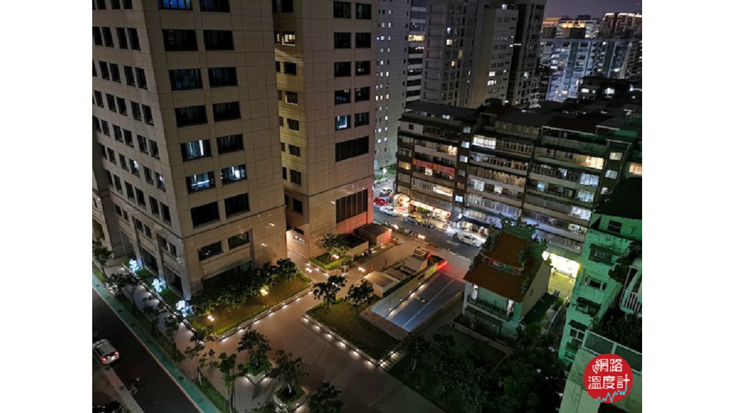 P20 Pro在大樓頂樓拍攝的夜拍模式照。圖/網路溫度計