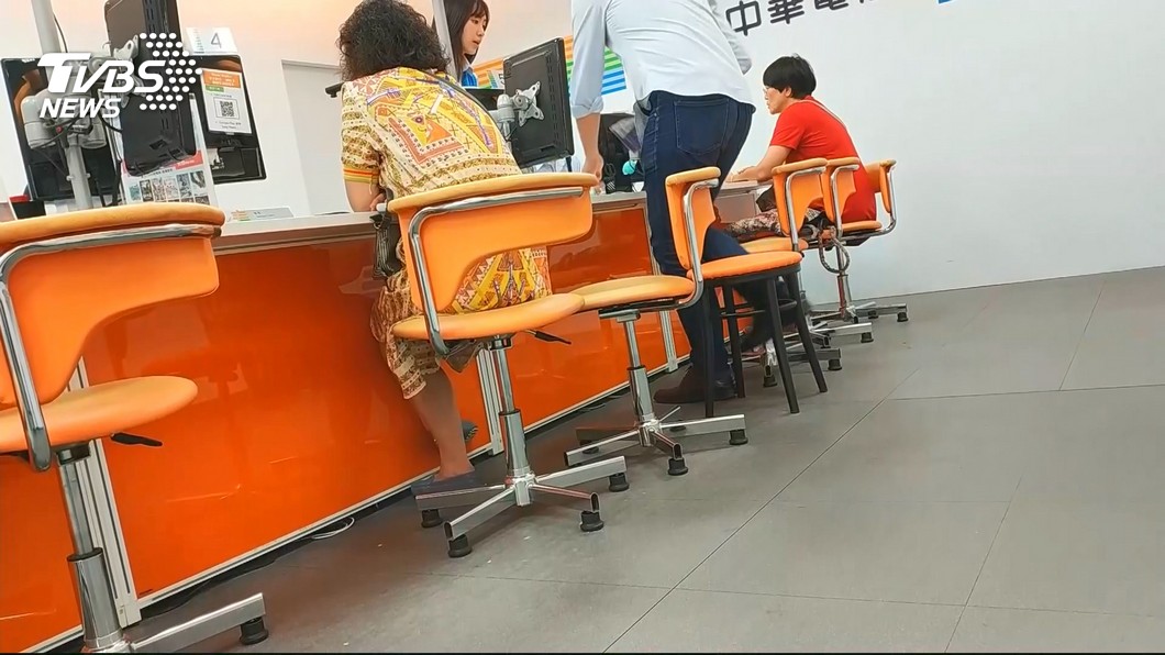 「三個字」惹怒電信人 他怒嗆:一輩子夠不夠?