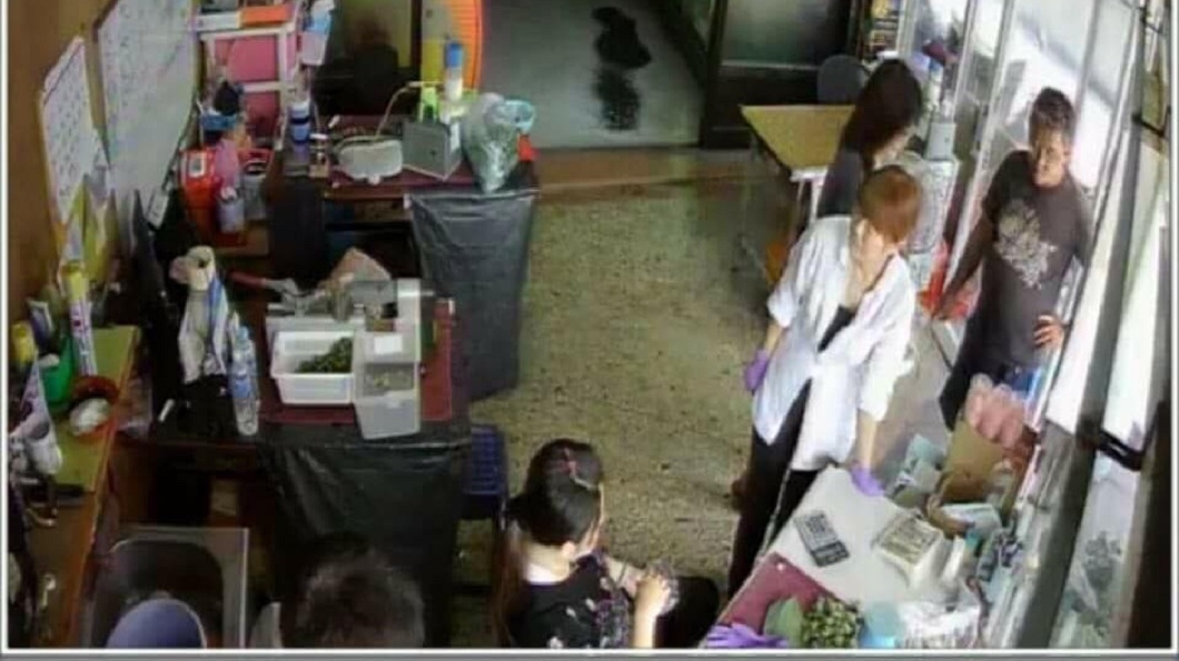 其他店家也出面分享,並公布監視器畫面,呼籲其他同業小心注意。(圖/翻攝自爆料公社)