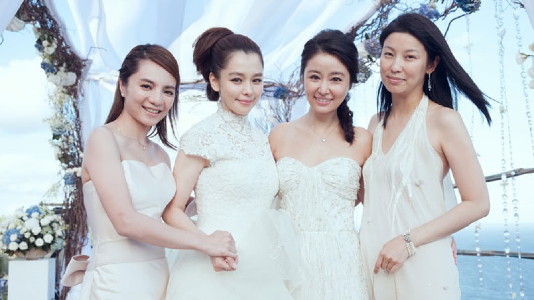 徐若瑄結婚時，王思涵（左）是她的伴娘之一。（圖／翻攝自網路）