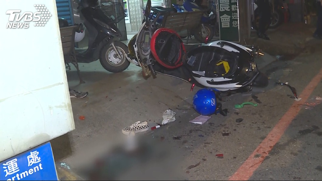 巷子突竄出騎機車婦人 機車騎士撞摔不治