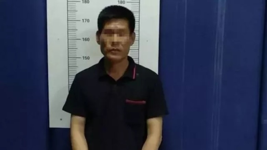 動私刑的林男。圖/翻攝自微博