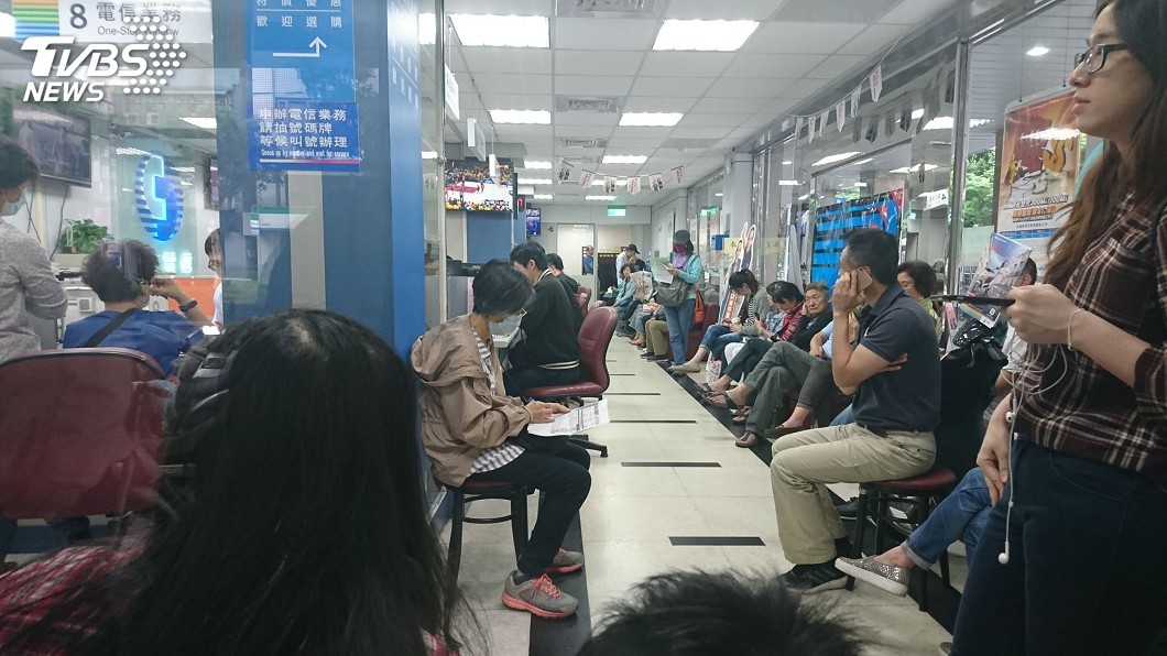 員工超時上班 中華電信遭重罰100萬