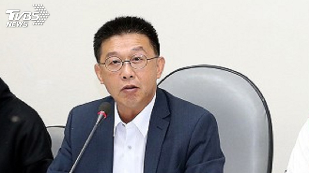 民進黨立委許智傑被爆擔任京城銀行獨董外，公督盟還表示他半年領了76.2萬的薪酬。(圖／中央社)