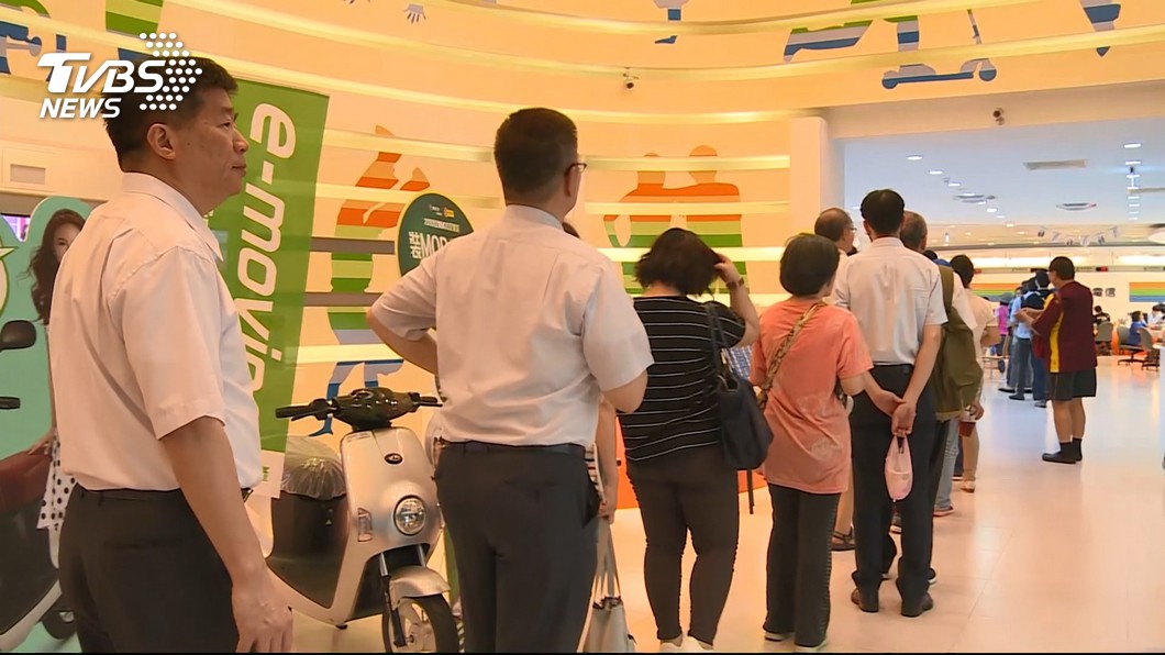 她解約改辦499 回家看電話費...突暴增2579元