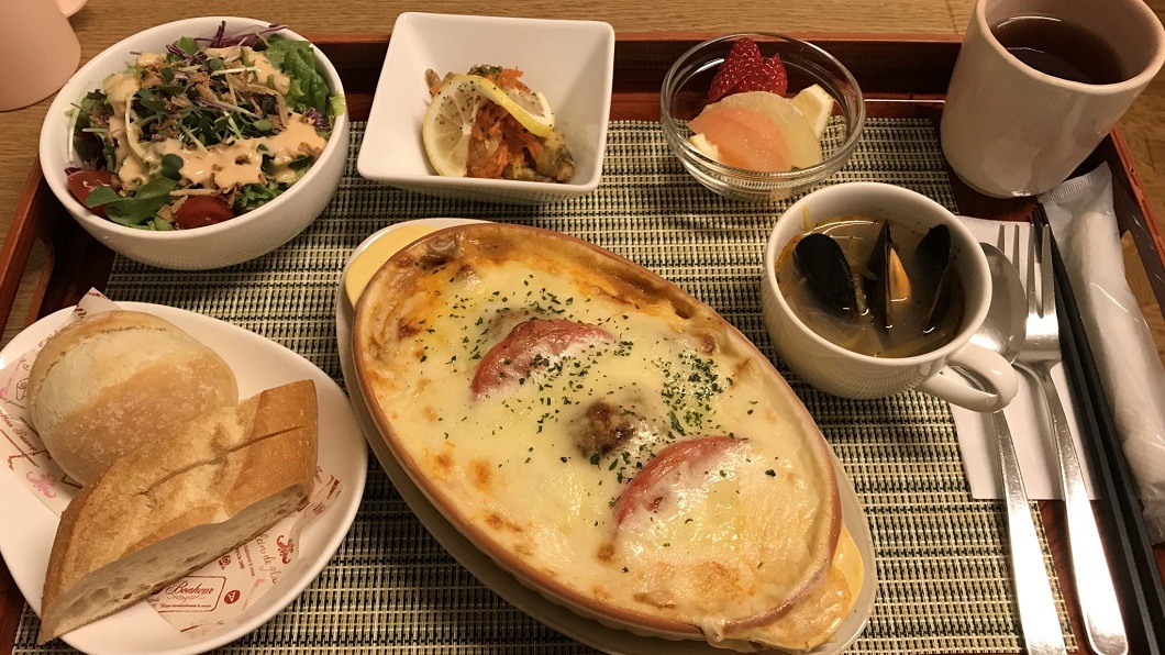 一名外國媽媽分享在日本醫院的月子餐，豪華程度不輸米其林餐廳。(圖／翻攝自Imgur) 日本醫院「月子餐」超豪華　讓外國媽媽好羨慕