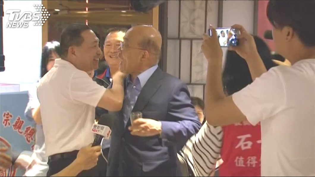 老花眼鏡說遭抨擊 侯友宜:我也會配戴