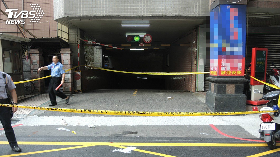 新北市板橋區長江路一段一處社區大樓，驚傳少女墜樓身亡的意外。(圖／警方提供)