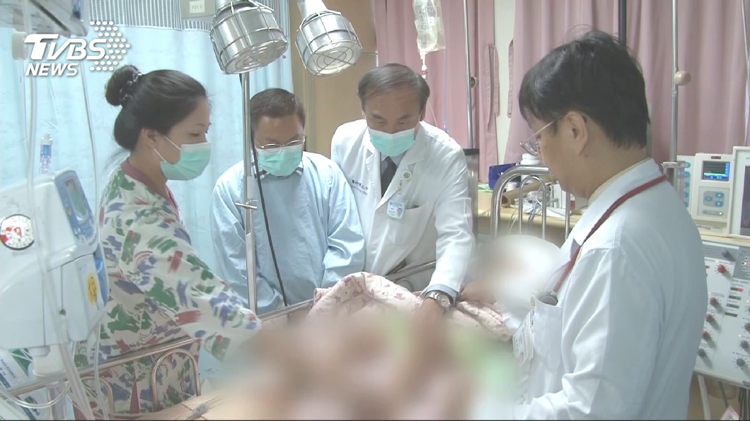 女童最後因為心肺功能衰竭,家屬忍痛放棄急救。(圖/TVBS)