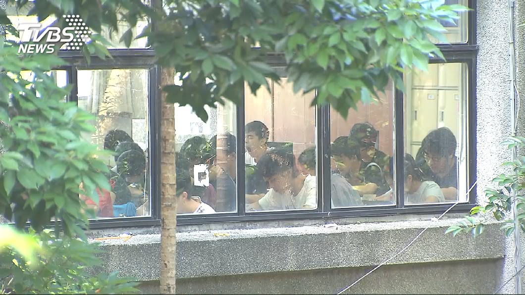 會考屏東5人滿級分 作文透露世代壓力太大