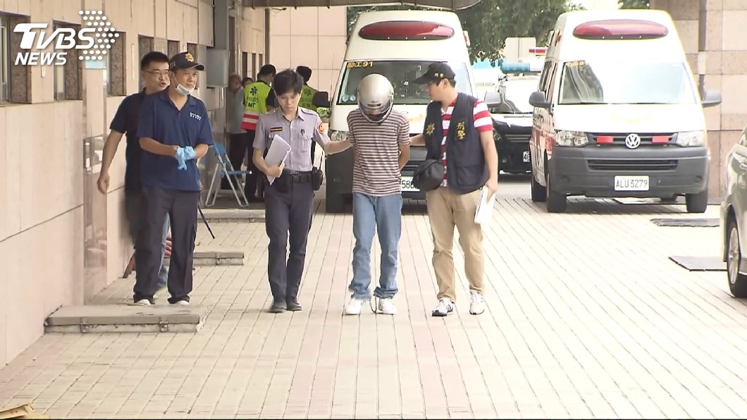 砍死牙醫後見遺體竟冷笑　凶嫌父替兒3度下跪道歉