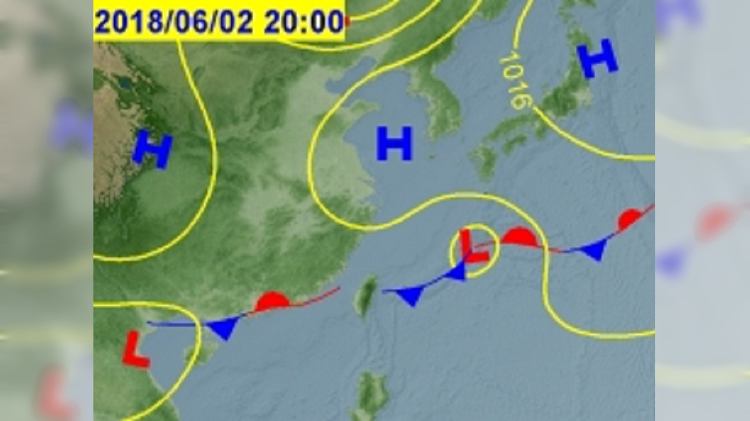 週五到週日將有一道鋒面通過,恐會帶來大雨。圖/中央氣象局