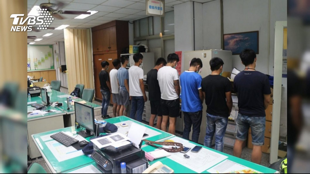 屏東潮州一天內2名男子不幸枉死，警方循線逮捕一群嫌犯。(圖／TVBS)