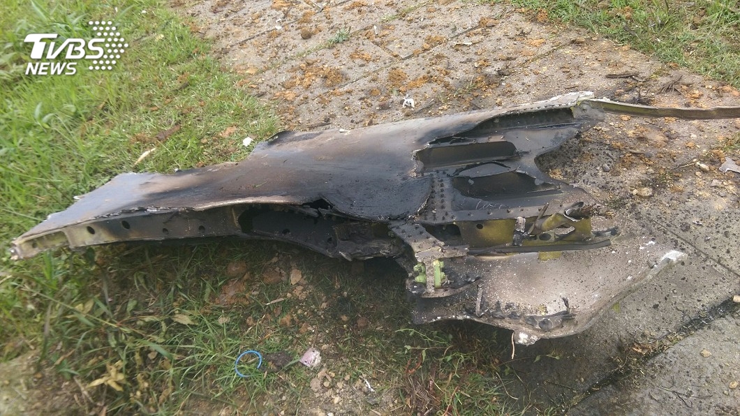 失聯F-16發現殘骸 墜機前公墓上空爆巨響