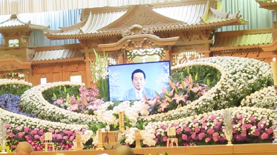 野崎幸助告別式。圖/翻攝自twitter