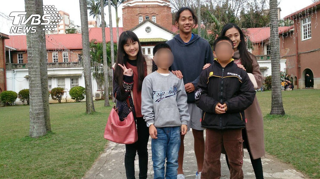 小翔、小成和寄養家庭的哥哥姐姐相處融洽。圖/寄養家庭授權提供