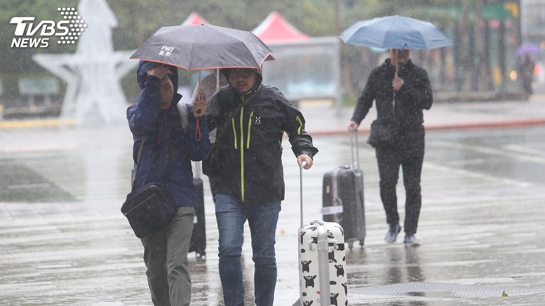 熱帶性低氣壓影響 12縣市豪雨大雨特報