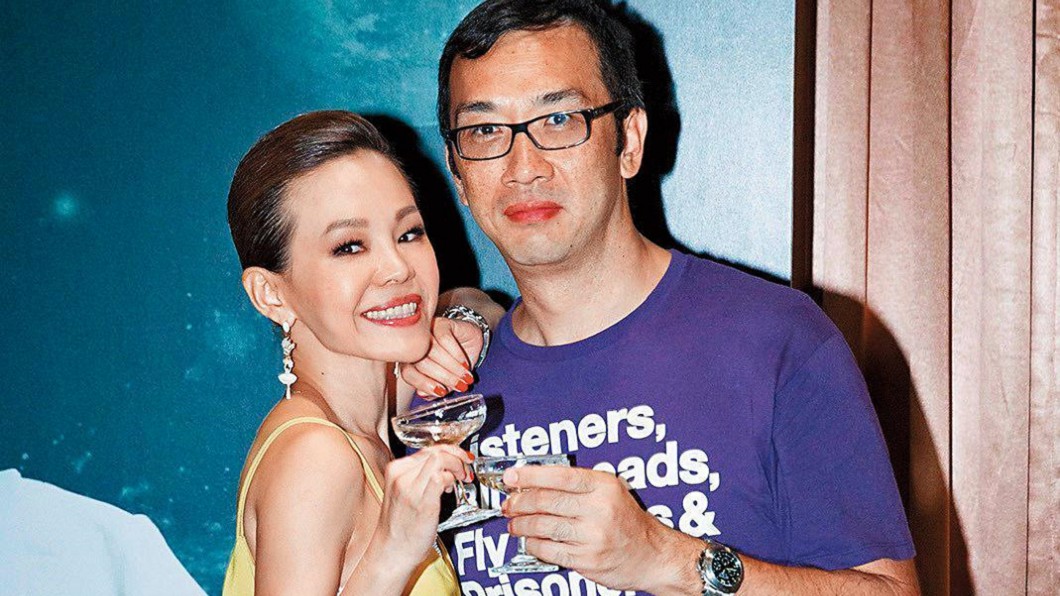彭佳慧被質疑根本還未與王丕仁簽字離婚。(圖/翻攝自《鏡週刊》)