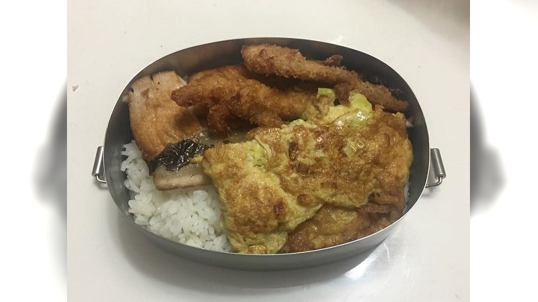 李來希貼出剩菜便當照片。圖/李來希臉書