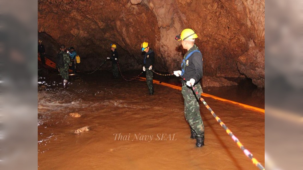 泰國洞穴救援足球隊行動。圖／翻攝自Thai NavySEAL粉絲團