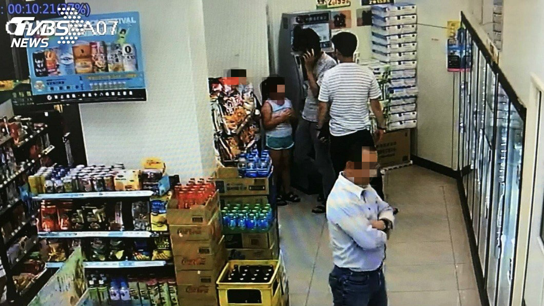 2人疑似一言不合,雙方事後發生口角和肢體衝突。(圖/TVBS)