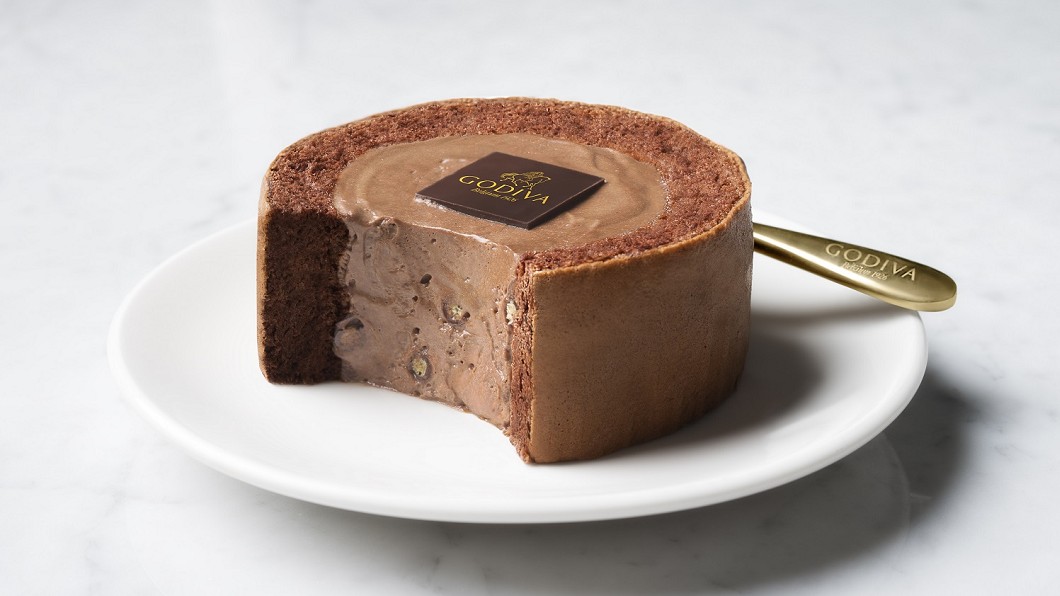 GODIVA黑巧克力慕絲蛋糕，售價129元。圖／7-ELEVENGODIVA