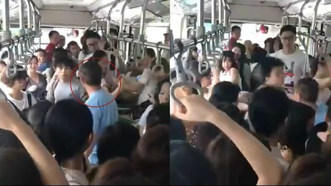 廣州一名男子在公車上襲臀女子，竟還嗆聲：摸妳是看得起妳！(圖／翻攝自騰訊視頻)