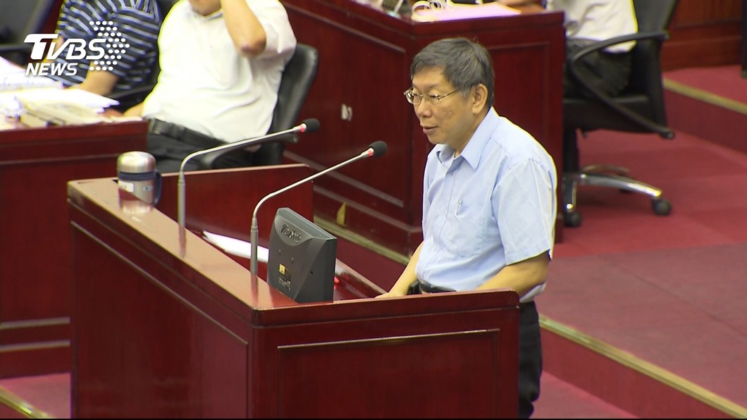 台北市長柯文哲被問到東奧正名連署書已經達到52萬份，他認為最差情況是台灣可能無法參加東京奧名。(圖／TVBS) 東奧正名連署提交中選會　柯文哲：大陸打壓會愈強