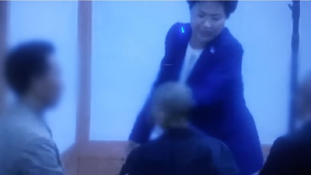 南韓恐怖女牧師申玉珠，不但被指控囚禁信徒，還會對他們毆打。(圖／翻攝自YouTube)