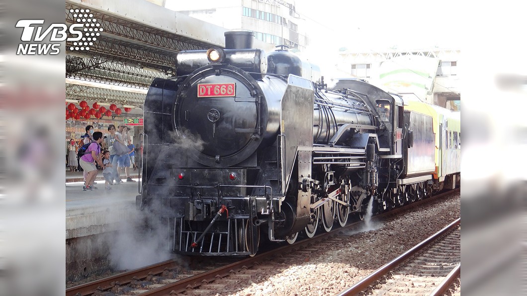 台鐵春季郵輪式列車行程，可體驗蒸汽火車，這也是郵輪式列車首次以蒸汽火車走南迴。（台鐵提供）